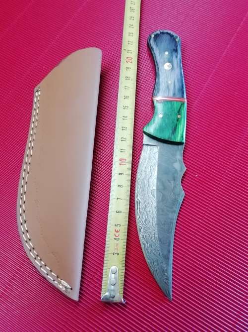HANDMADE DAMASCUS STEEL HUNTING KNIFE !!!