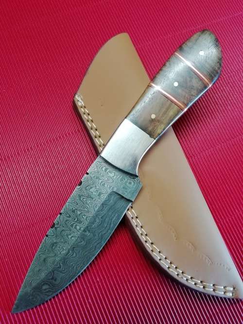 HANDMADE DAMASCUS STEEL HUNTING KNIFE !!!