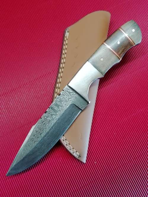 HANDMADE DAMASCUS STEEL HUNTING KNIFE !!!