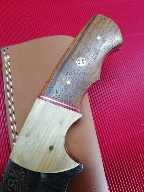 HANDMADE DAMASCUS STEEL HUNTING KNIFE !!!