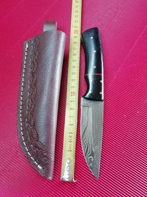 HANDMADE DAMASCUS STEEL HUNTING KNIFE !!!