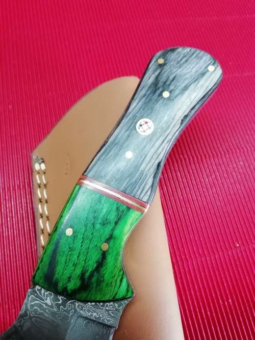HANDMADE DAMASCUS STEEL HUNTING KNIFE !!!