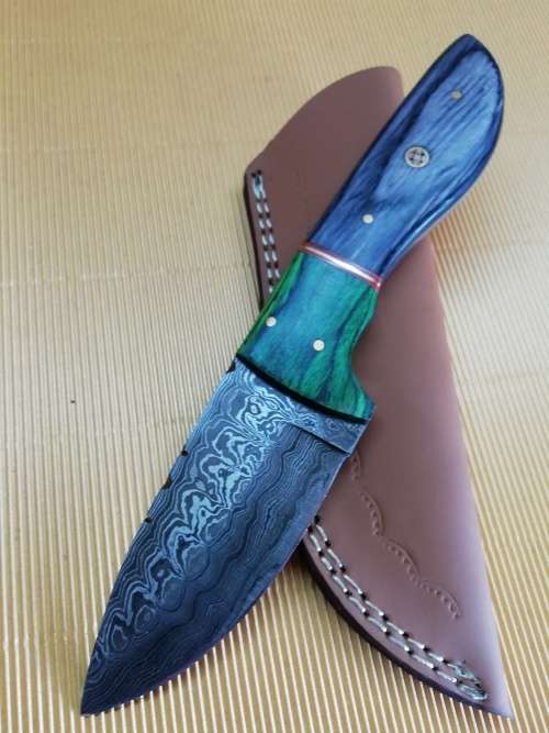 HANDMADE DAMASCUS STEEL HUNTING KNIFE !!!