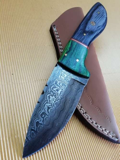 HANDMADE DAMASCUS STEEL HUNTING KNIFE !!!