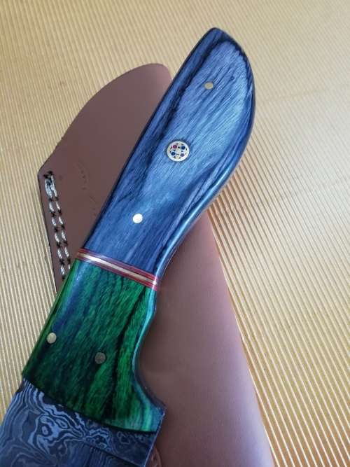 HANDMADE DAMASCUS STEEL HUNTING KNIFE !!!