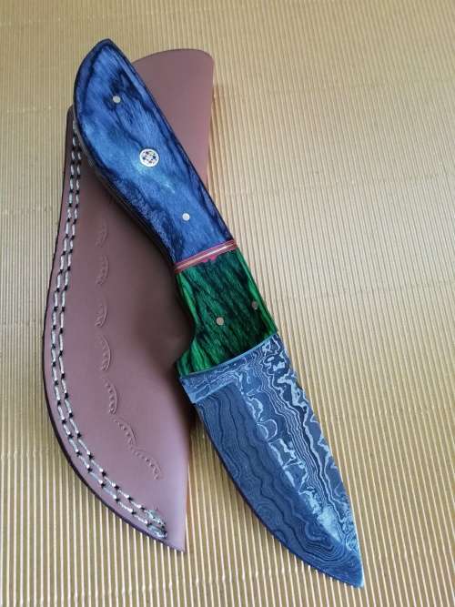 HANDMADE DAMASCUS STEEL HUNTING KNIFE !!!