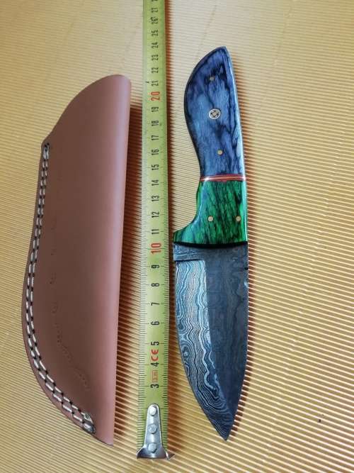 HANDMADE DAMASCUS STEEL HUNTING KNIFE !!!