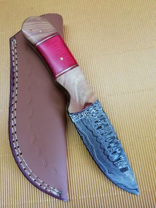 HANDMADE DAMASCUS STEEL HUNTING KNIFE !!!