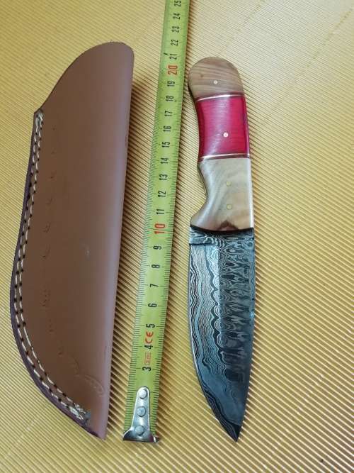 HANDMADE DAMASCUS STEEL HUNTING KNIFE !!!