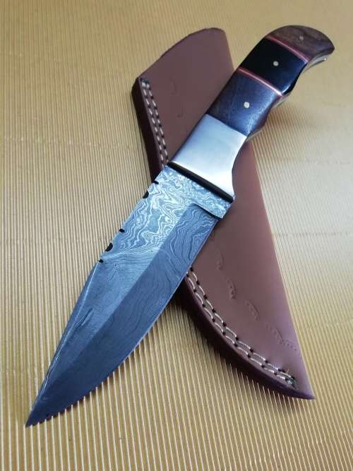 HANDMADE DAMASCUS STEEL HUNTING KNIFE !!!