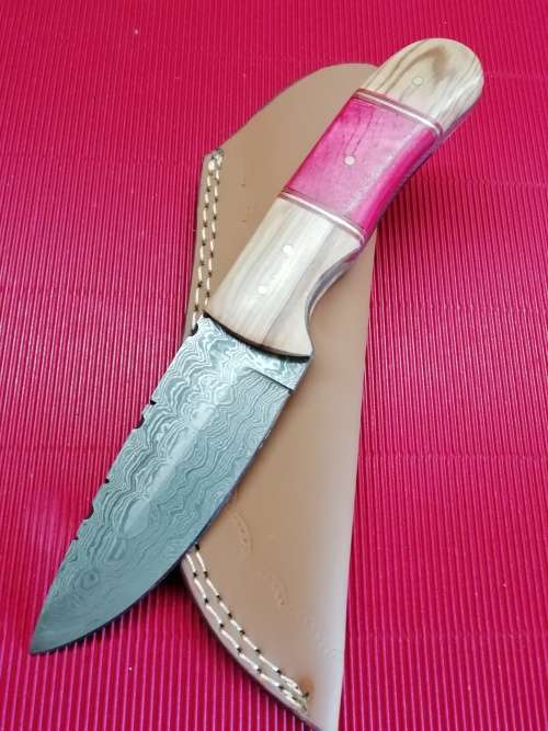 HANDMADE DAMASCUS STEEL HUNTING KNIFE !!!