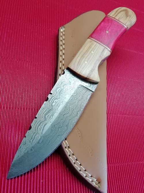 HANDMADE DAMASCUS STEEL HUNTING KNIFE !!!