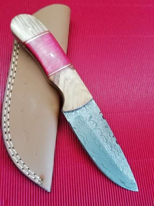 HANDMADE DAMASCUS STEEL HUNTING KNIFE !!!