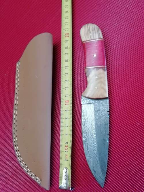 HANDMADE DAMASCUS STEEL HUNTING KNIFE !!!