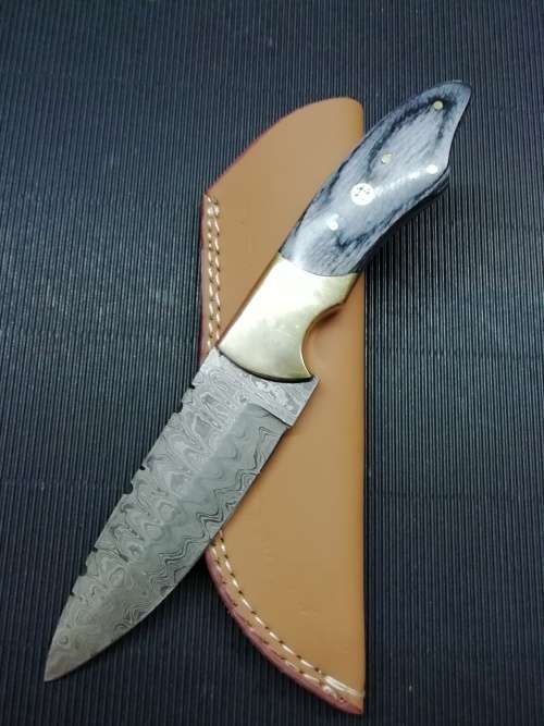 HANDMADE DAMASCUS STEEL HUNTING KNIFE !!!