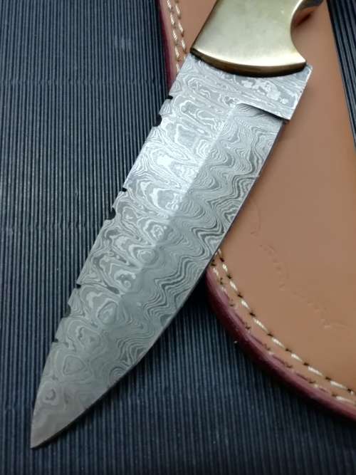 HANDMADE DAMASCUS STEEL HUNTING KNIFE !!!