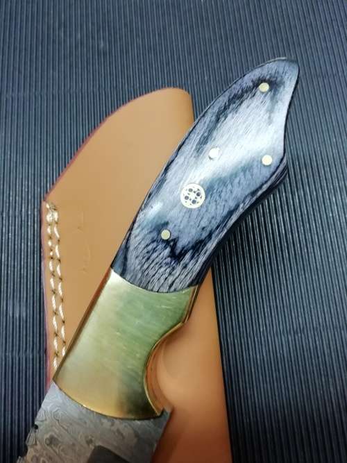 HANDMADE DAMASCUS STEEL HUNTING KNIFE !!!