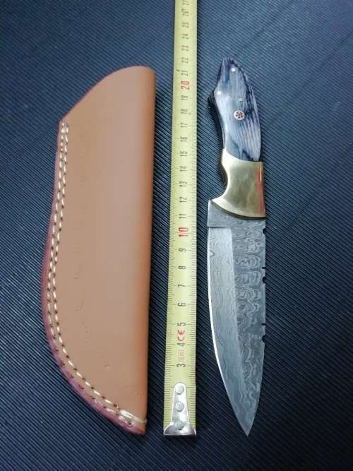 HANDMADE DAMASCUS STEEL HUNTING KNIFE !!!