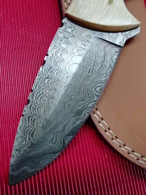 HANDMADE DAMASCUS STEEL HUNTING KNIFE !!!