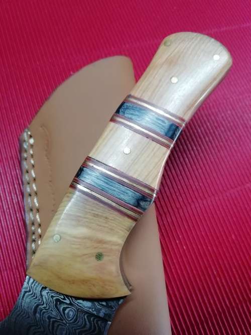 HANDMADE DAMASCUS STEEL HUNTING KNIFE !!!