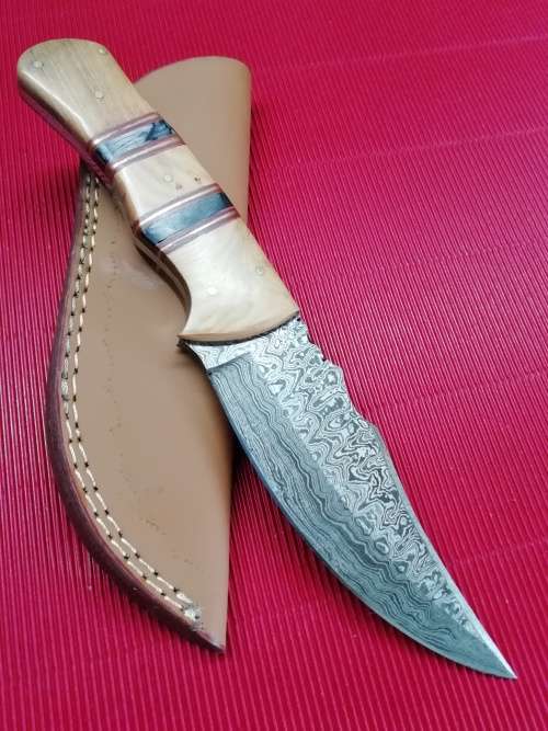 HANDMADE DAMASCUS STEEL HUNTING KNIFE !!!