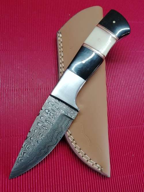 HANDMADE DAMASCUS STEEL HUNTING KNIFE !!!