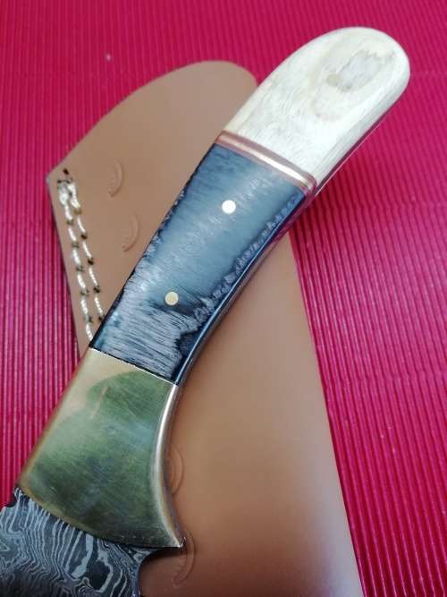 HANDMADE DAMASCUS STEEL HUNTING KNIFE !!!