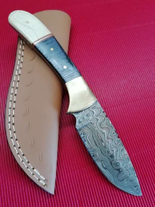 HANDMADE DAMASCUS STEEL HUNTING KNIFE !!!