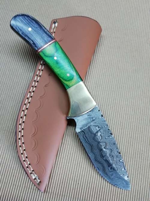 HANDMADE DAMASCUS STEEL HUNTING KNIFE !!!