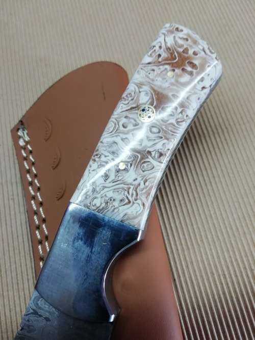 HANDMADE DAMASCUS STEEL HUNTING KNIFE !!!