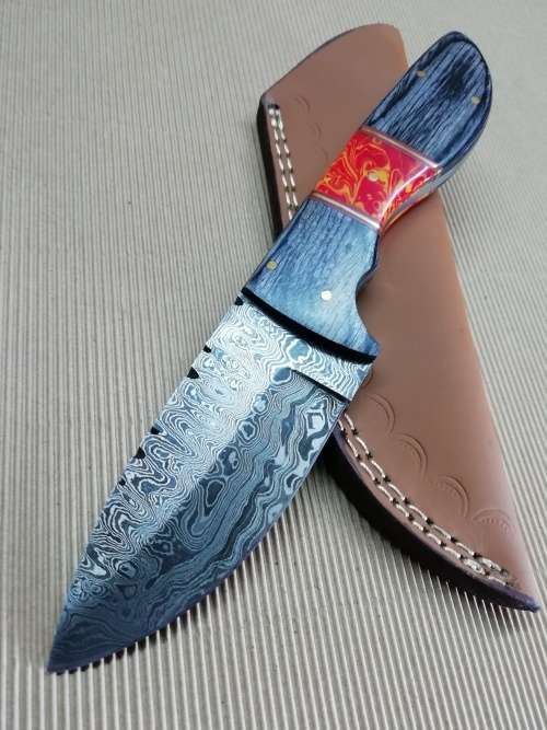 HANDMADE DAMASCUS STEEL HUNTING KNIFE !!!