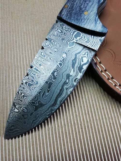 HANDMADE DAMASCUS STEEL HUNTING KNIFE !!!