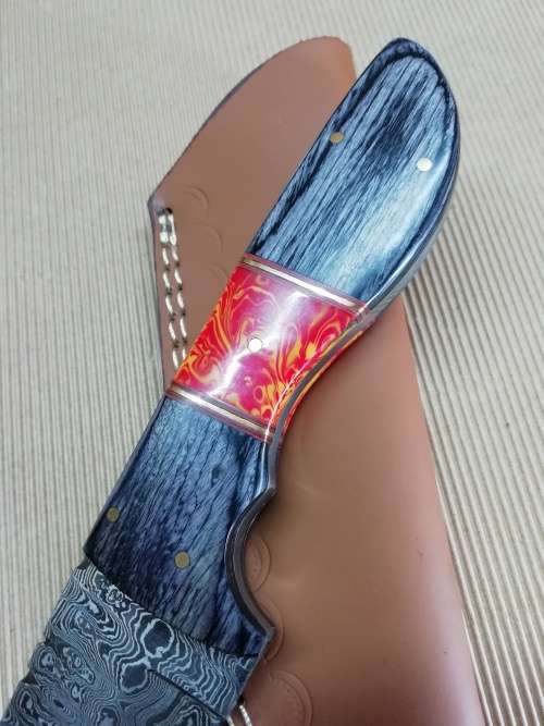 HANDMADE DAMASCUS STEEL HUNTING KNIFE !!!