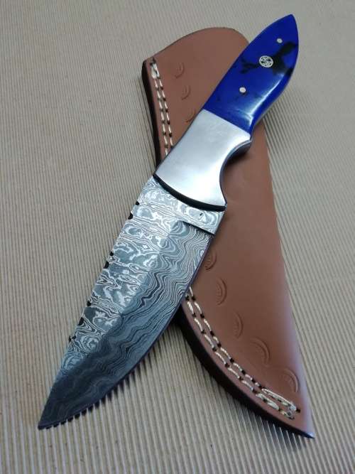 HANDMADE DAMASCUS STEEL HUNTING KNIFE !!!