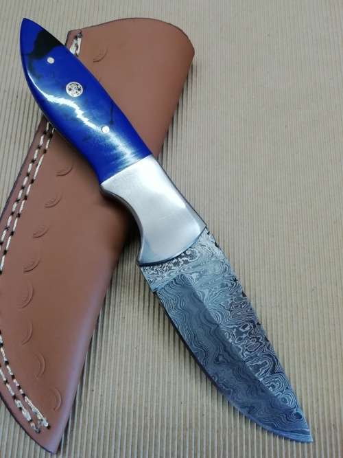 HANDMADE DAMASCUS STEEL HUNTING KNIFE !!!
