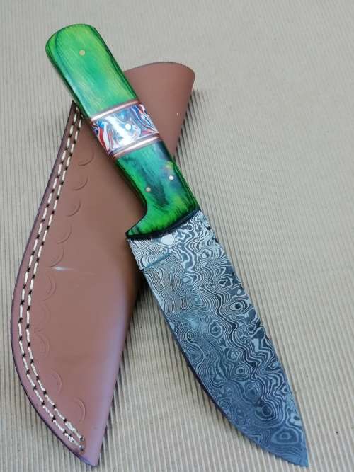 HANDMADE DAMASCUS STEEL HUNTING KNIFE !!!