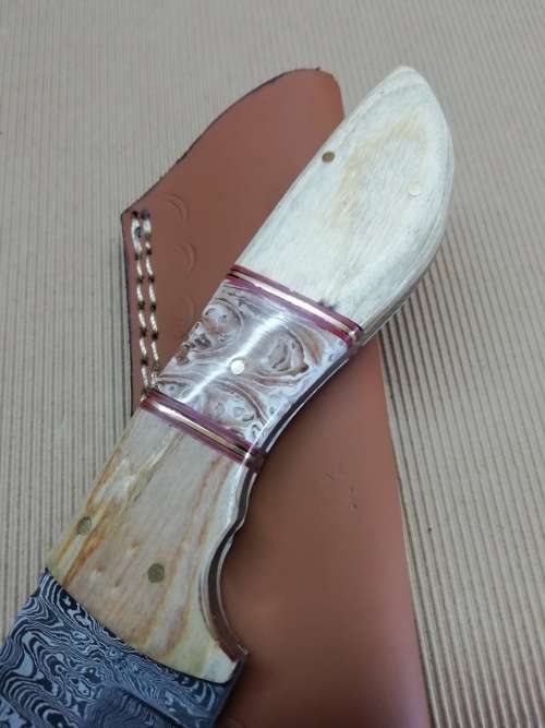 HANDMADE DAMASCUS STEEL HUNTING KNIFE !!!