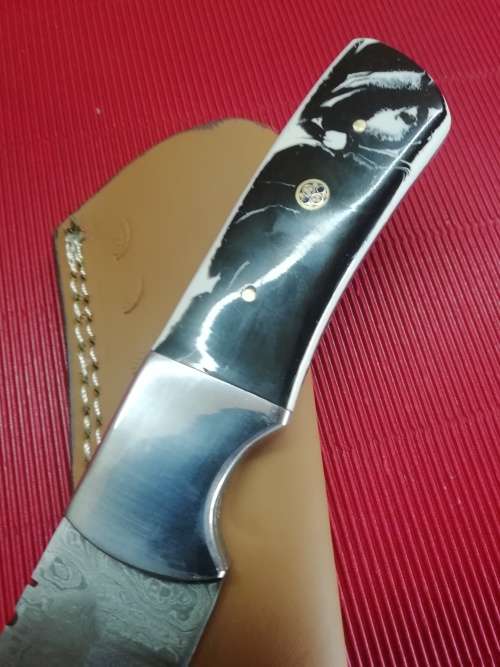 HANDMADE DAMASCUS STEEL HUNTING KNIFE !!!