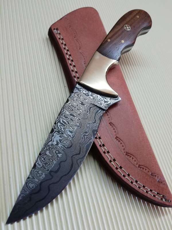 HANDMADE DAMASCUS STEEL HUNTING KNIFE !!!
