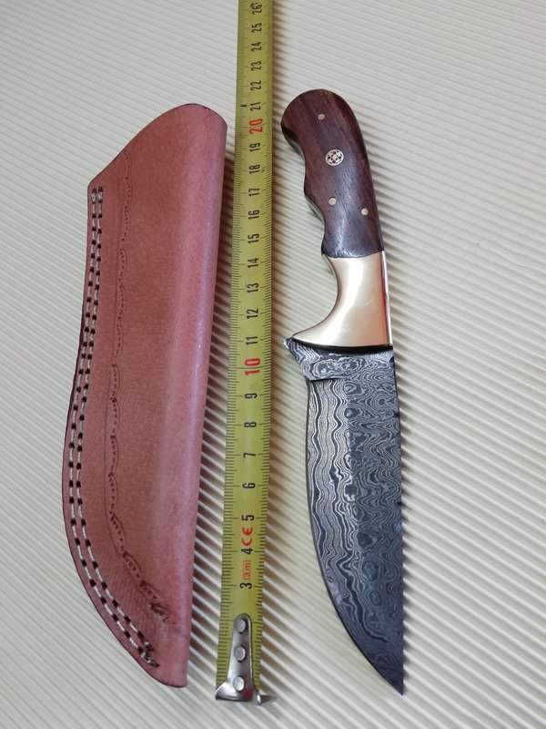 HANDMADE DAMASCUS STEEL HUNTING KNIFE !!!