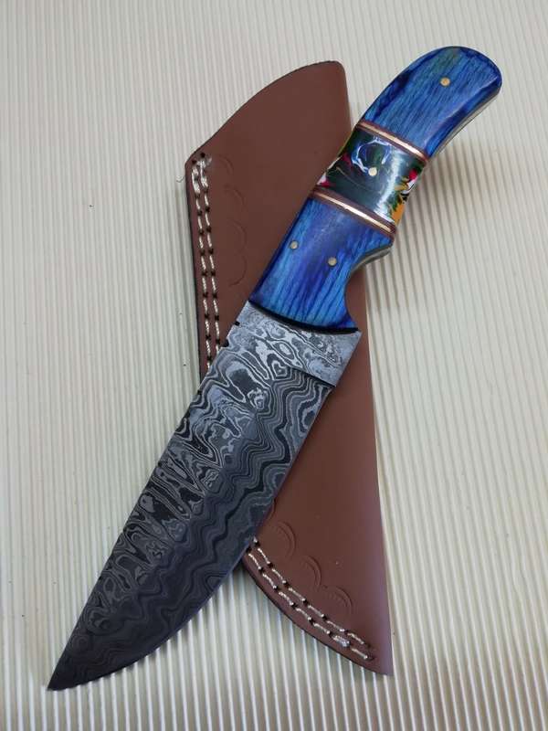 HANDMADE DAMASCUS STEEL HUNTING KNIFE !!!