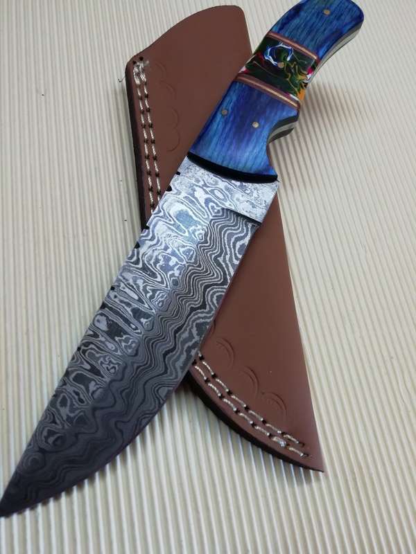HANDMADE DAMASCUS STEEL HUNTING KNIFE !!!
