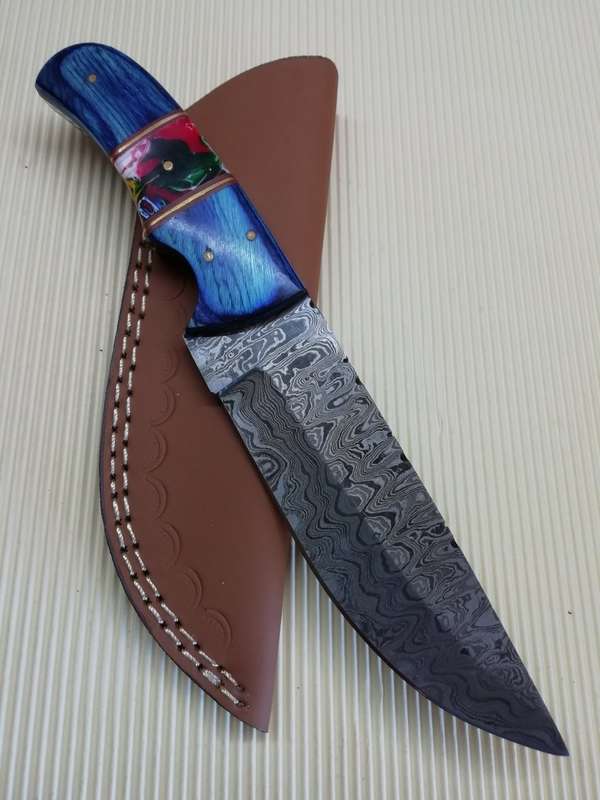 HANDMADE DAMASCUS STEEL HUNTING KNIFE !!!