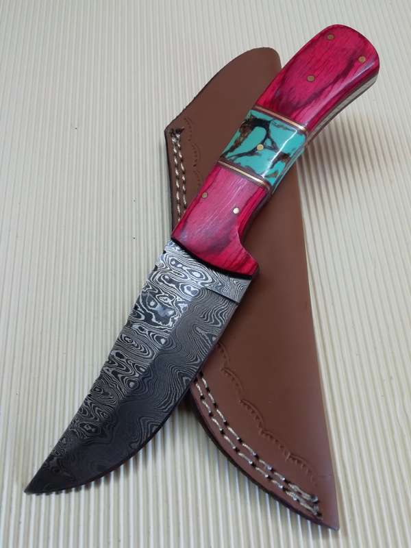 HANDMADE DAMASCUS STEEL HUNTING KNIFE !!!