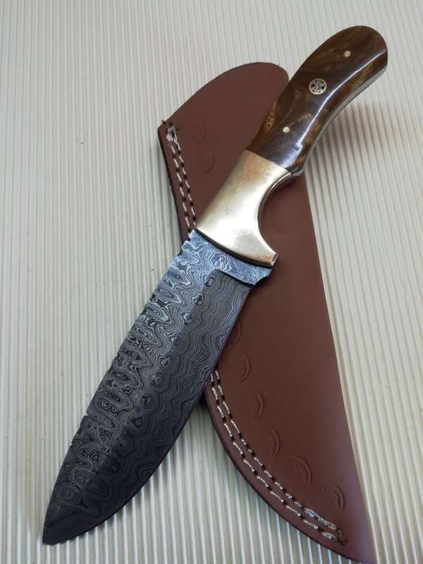 HANDMADE DAMASCUS STEEL HUNTING KNIFE !!!
