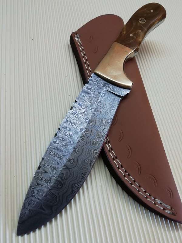 HANDMADE DAMASCUS STEEL HUNTING KNIFE !!!
