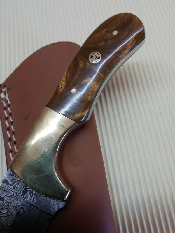 HANDMADE DAMASCUS STEEL HUNTING KNIFE !!!