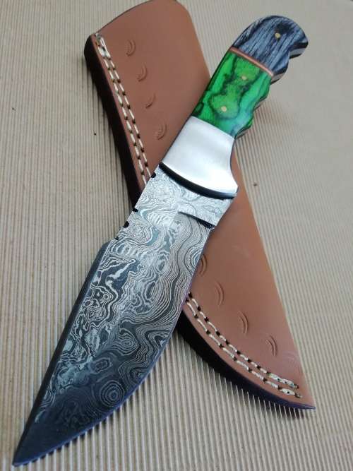 HANDMADE DAMASCUS STEEL HUNTING KNIFE !!!