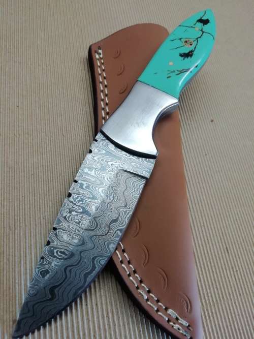 HANDMADE DAMASCUS STEEL HUNTING KNIFE !!!