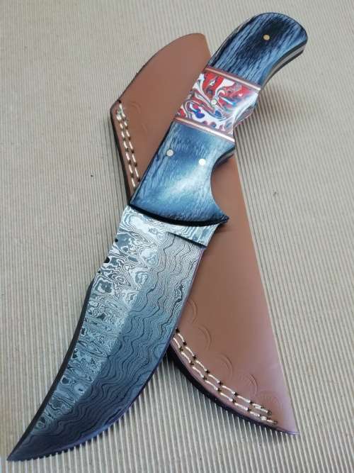 HANDMADE DAMASCUS STEEL HUNTING KNIFE !!!